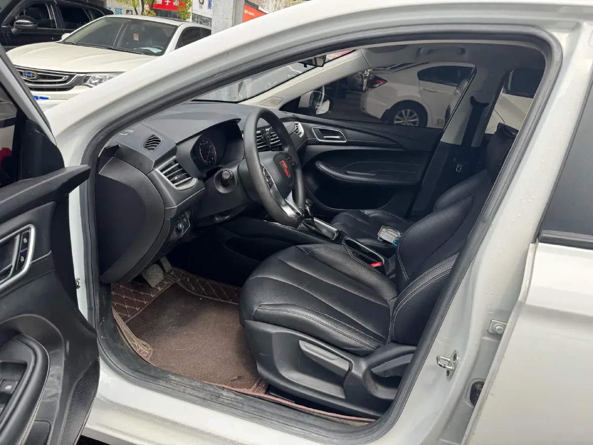 2020 Roewe i5 1.5L 120HP L4 CVT,autocango,china used car exporter,china ev exporter,chinese used car exporter,chinese used ev exporter