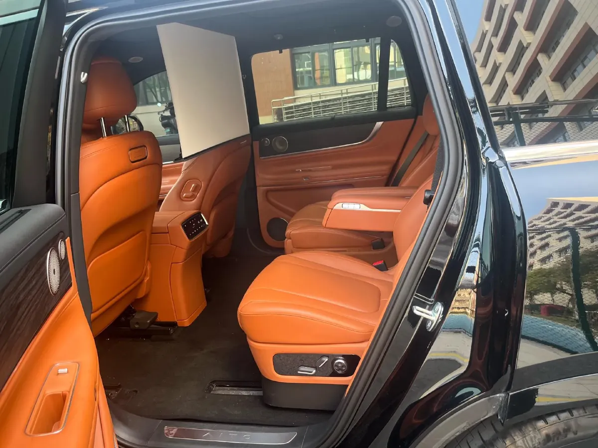 2024 AITO AITO M9 1.5T 152HP L4 REEV 42KWH,autocango,china used car exporter,china ev exporter,chinese used car exporter,chinese used ev exporter