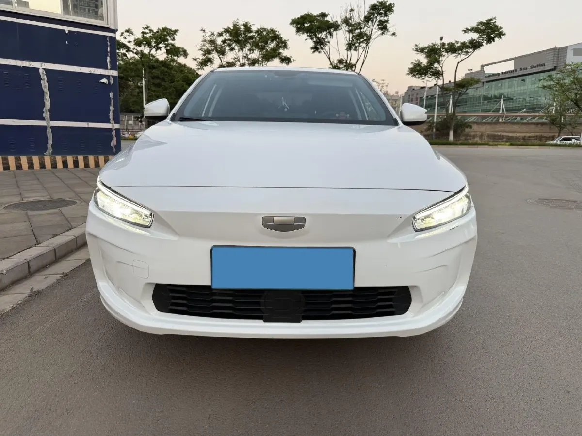 2022 Geely Emgrand L HiP 1.5T 181HP L4 3DHT PHEV 15.5KWH,autocango,china used car exporter,china ev exporter,chinese used car exporter,chinese used ev exporter