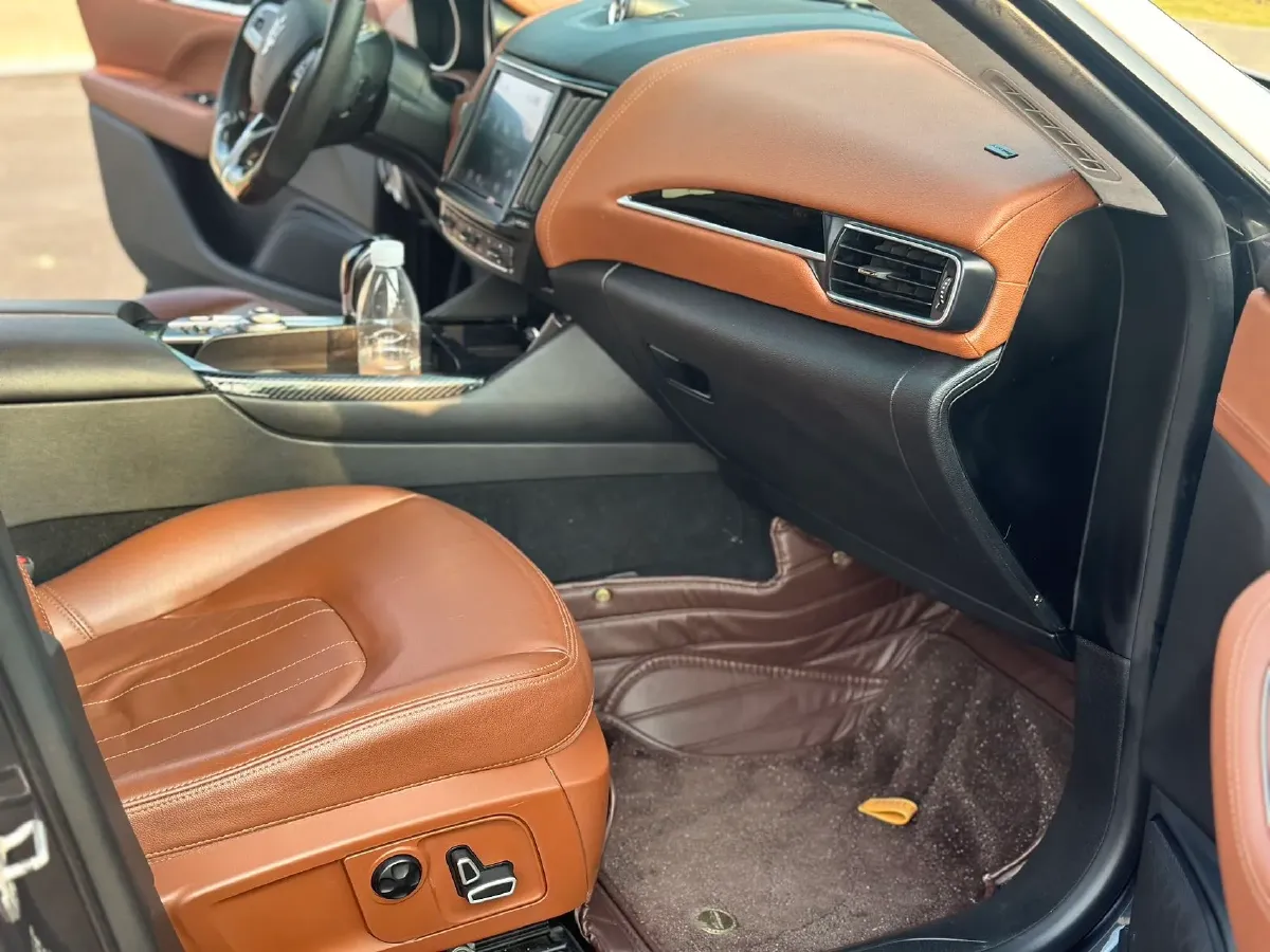 2018 Maserati Levante 3.0T 350HP V6 8AT,autocango,china used car exporter,china ev exporter,chinese used car exporter,chinese used ev exporter