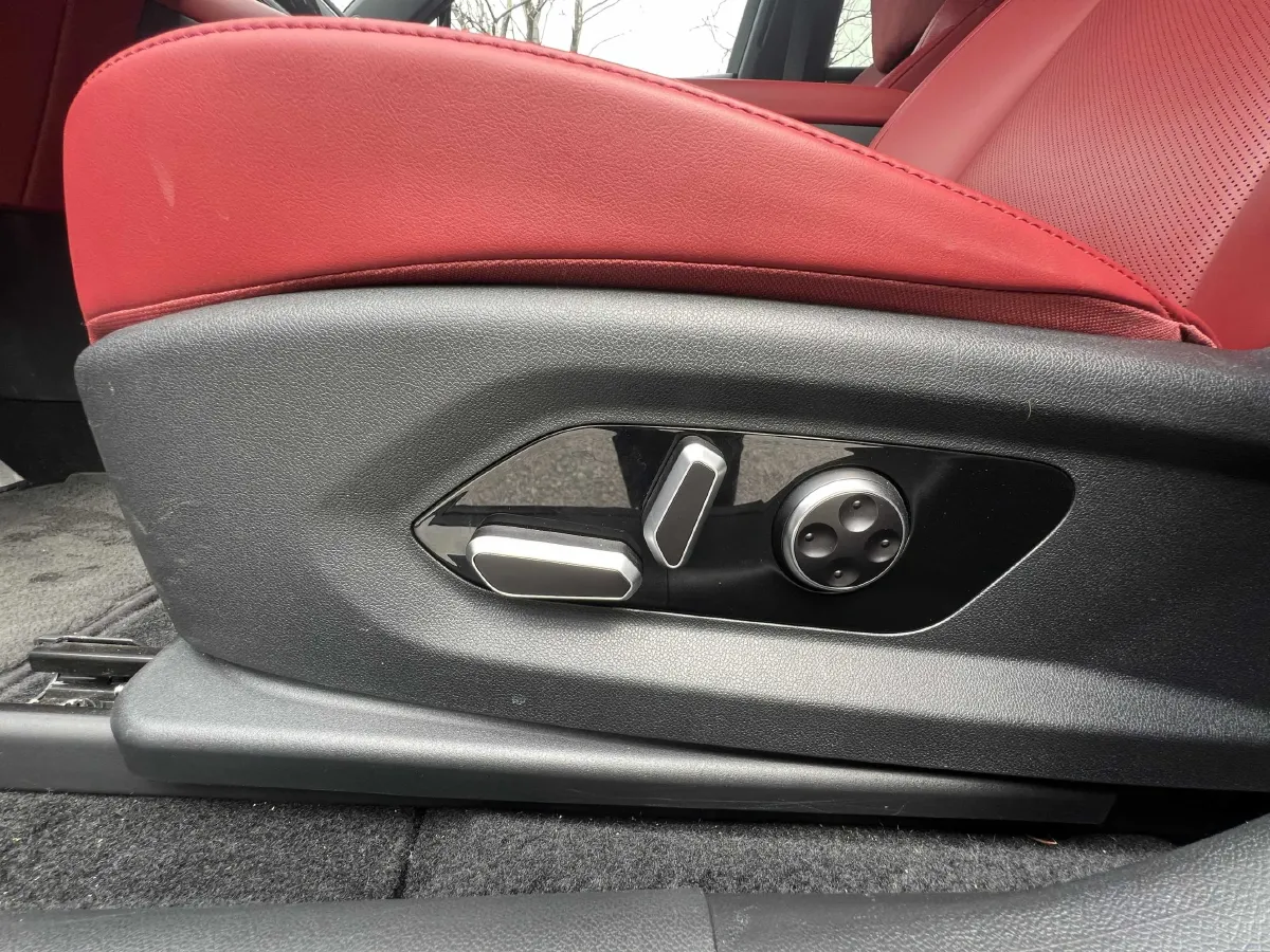 2025 AITO AITO M5 1.5T 152HP L4 REEV 42KWH,autocango,china used car exporter,china ev exporter,chinese used car exporter,chinese used ev exporter