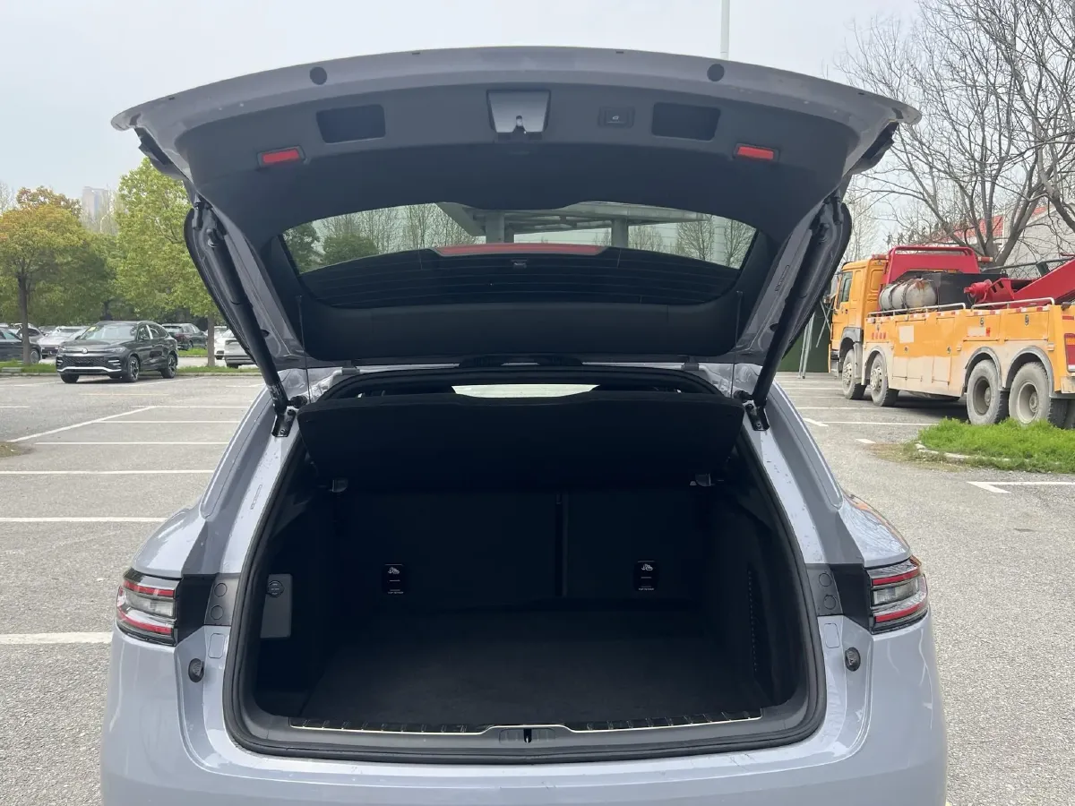 2025 AITO AITO M5 1.5T 152HP L4 REEV 42KWH,autocango,china used car exporter,china ev exporter,chinese used car exporter,chinese used ev exporter