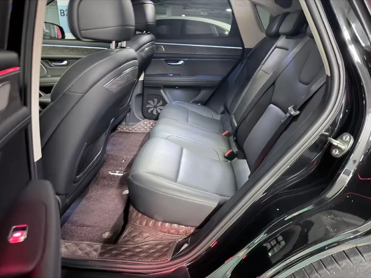 2022 Isuzu Mu-X 2.0T 220HP L4 8AT,autocango,china used car exporter,china ev exporter,chinese used car exporter,chinese used ev exporter