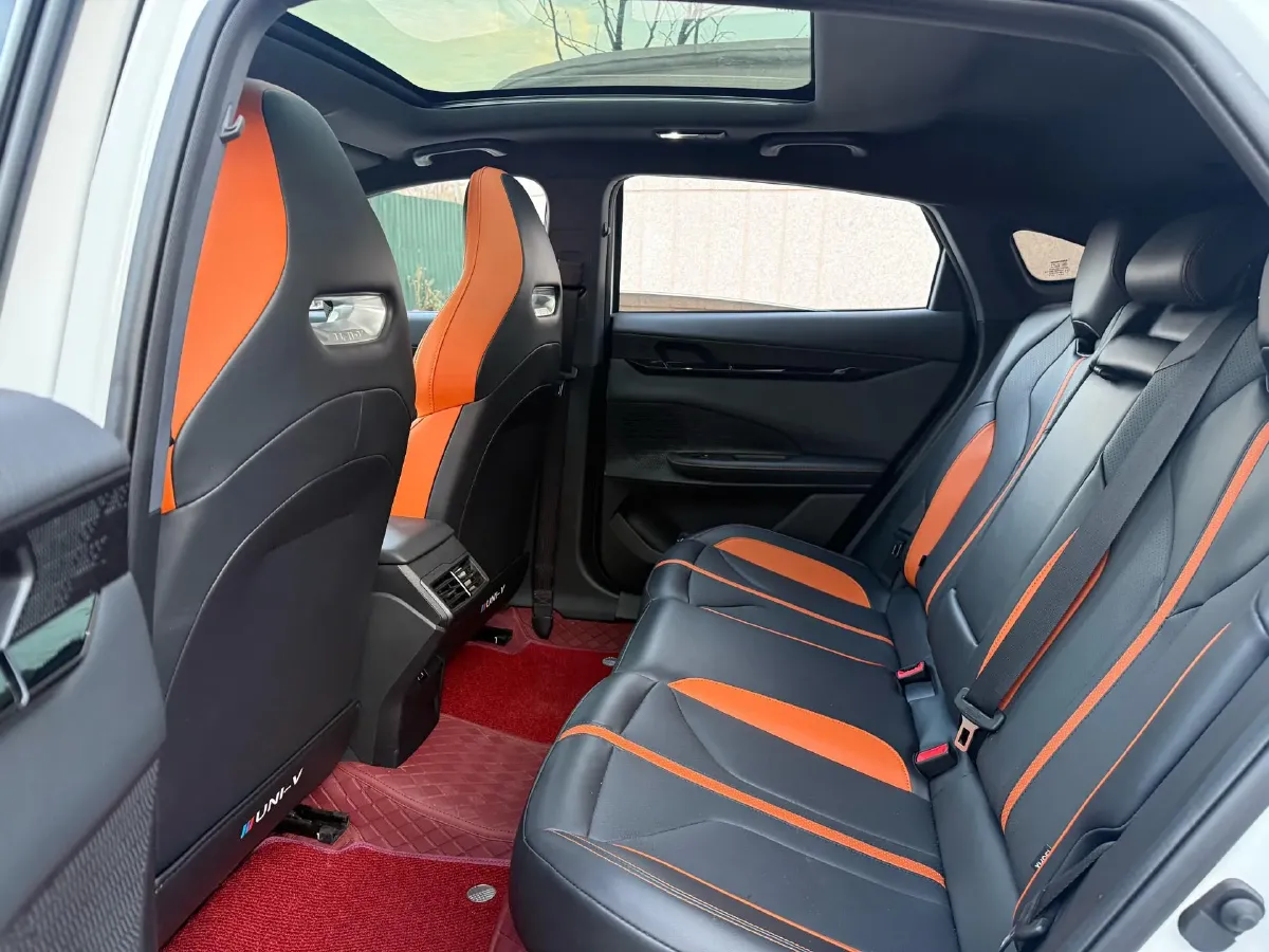 2024 ChangAn UNI-V 1.5T 188HP L4 7DCT,autocango,china used car exporter,china ev exporter,chinese used car exporter,chinese used ev exporter