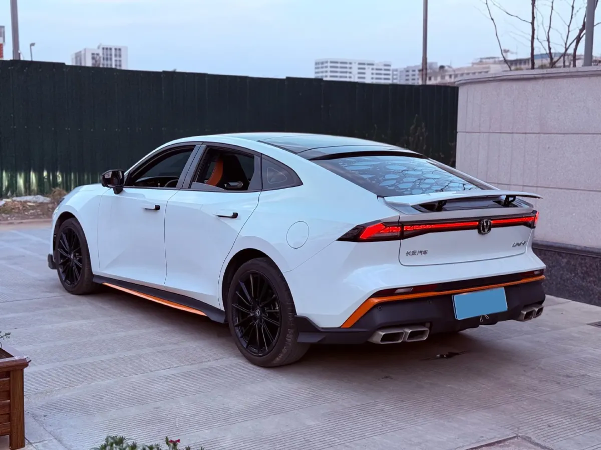 2024 ChangAn UNI-V 1.5T 188HP L4 7DCT,autocango,china used car exporter,china ev exporter,chinese used car exporter,chinese used ev exporter