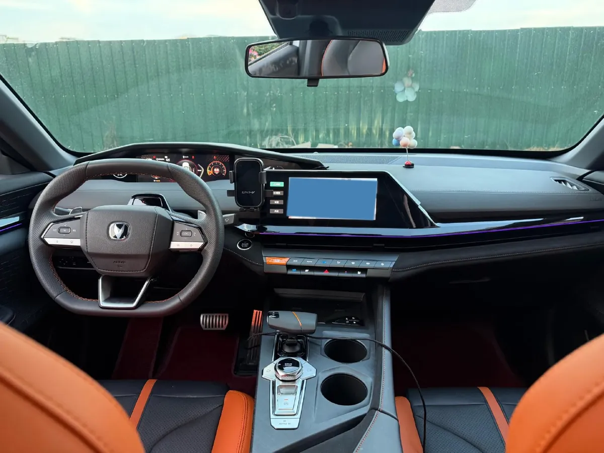 2024 ChangAn UNI-V 1.5T 188HP L4 7DCT,autocango,china used car exporter,china ev exporter,chinese used car exporter,chinese used ev exporter