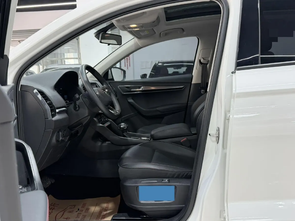 2022 Skoda Karoq 1.4T 150HP L4 7DCT,autocango,china used car exporter,china ev exporter,chinese used car exporter,chinese used ev exporter