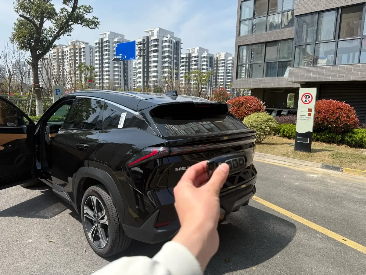 2024 Geely Galaxy L7 1.5T 163HP L4 3DHT PHEV 18.7KWH,autocango,china used car exporter,china ev exporter,chinese used car exporter,chinese used ev exporter