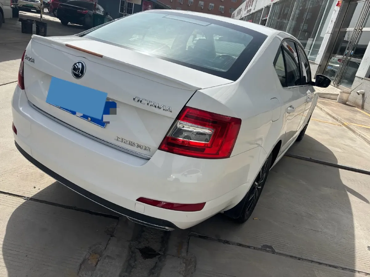 2017 Skoda Octavia 1.6L 110HP L4 5MT,autocango,china used car exporter,china ev exporter,chinese used car exporter,chinese used ev exporter