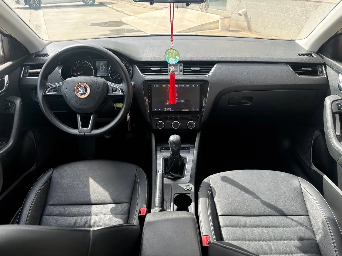 2017 Skoda Octavia 1.6L 110HP L4 5MT,autocango,china used car exporter,china ev exporter,chinese used car exporter,chinese used ev exporter