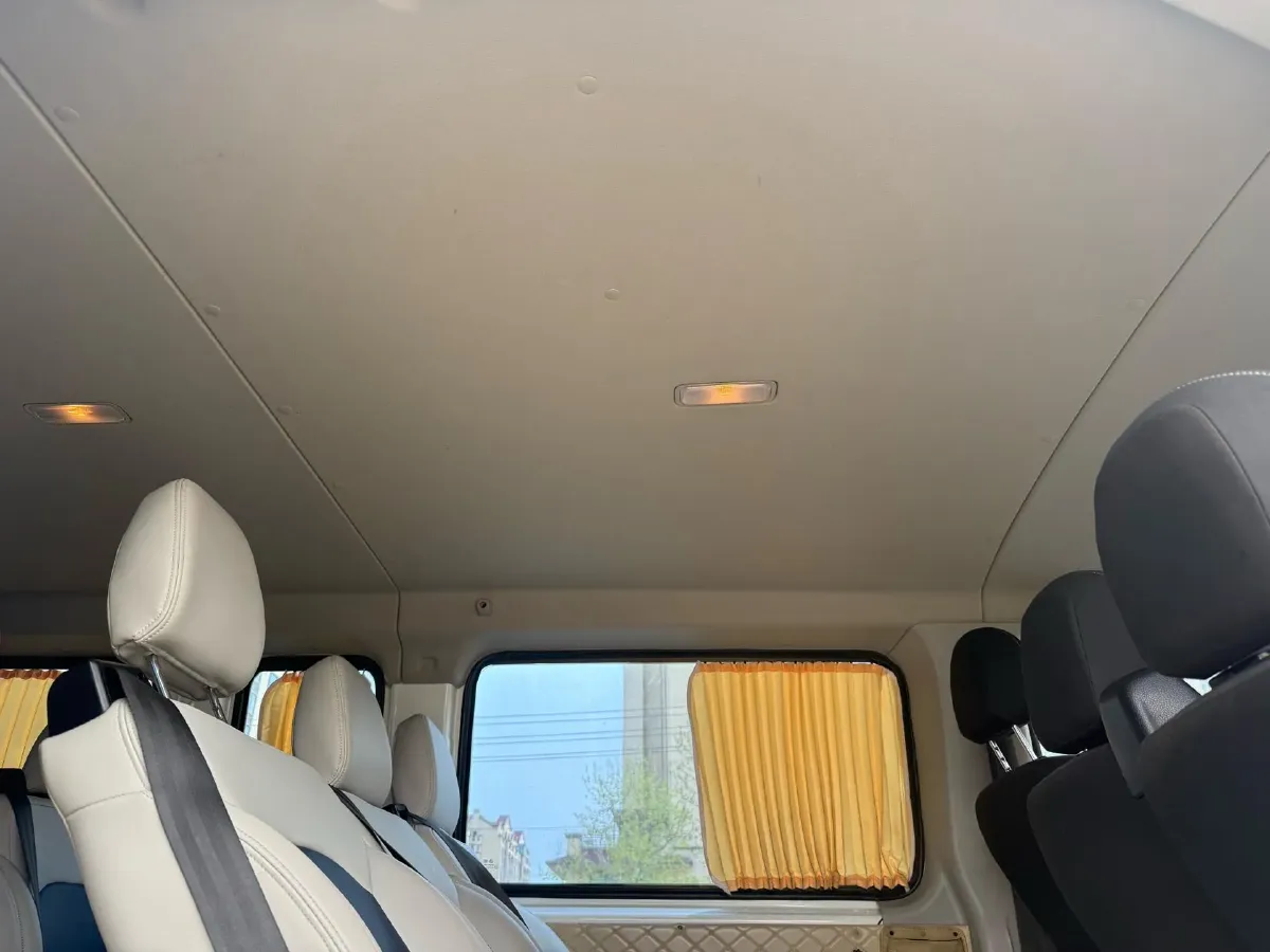 2023 MAXUS XinTu V80 2.0T 127HP L4 6MT,autocango,china used car exporter,china ev exporter,chinese used car exporter,chinese used ev exporter