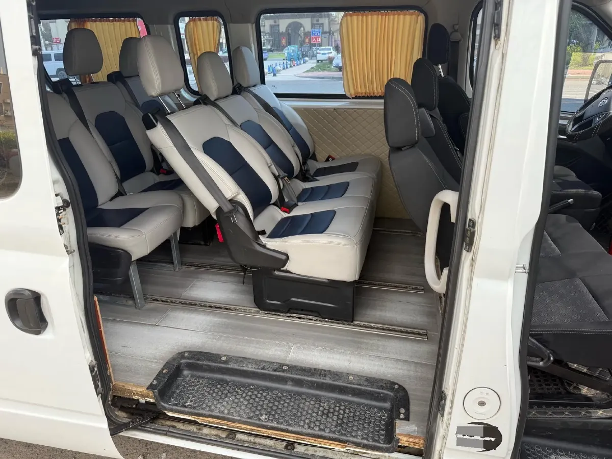 2023 MAXUS XinTu V80 2.0T 127HP L4 6MT,autocango,china used car exporter,china ev exporter,chinese used car exporter,chinese used ev exporter