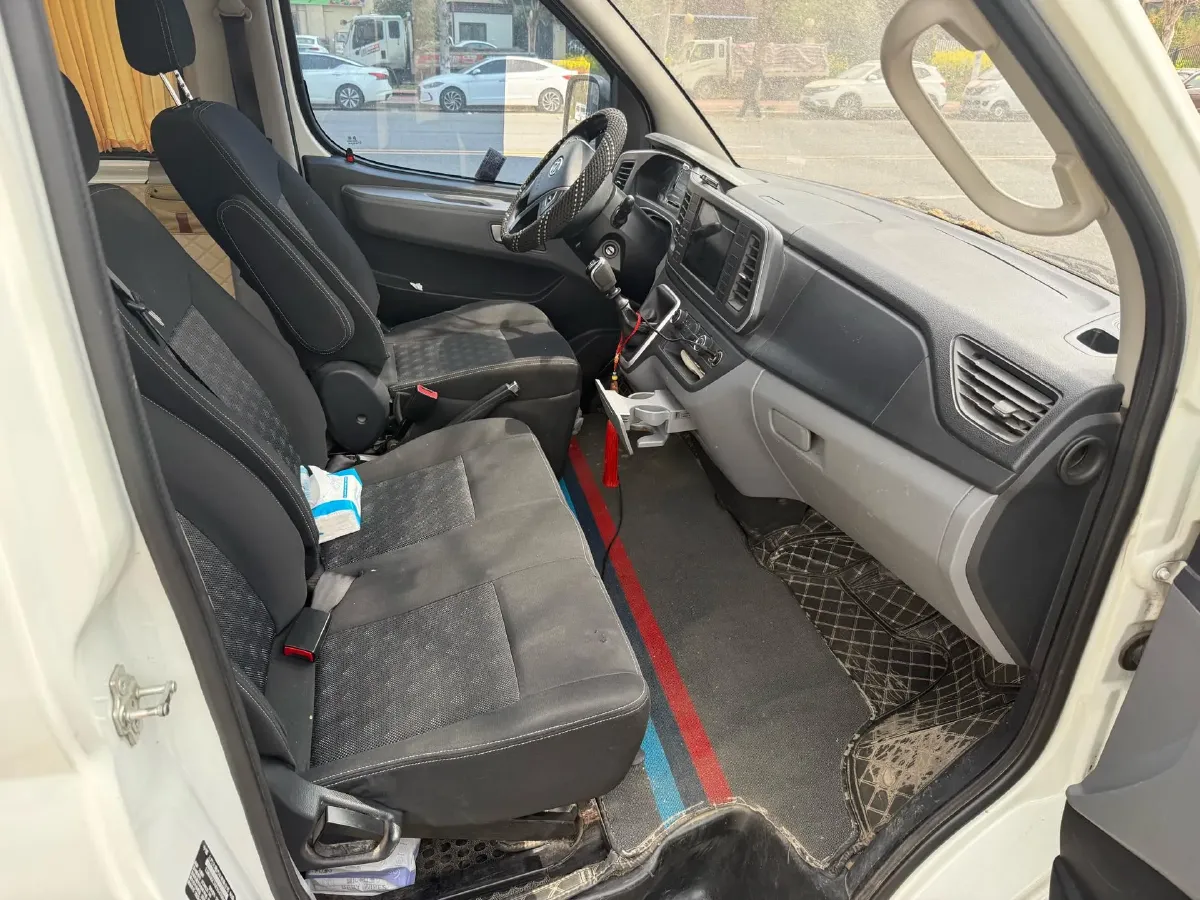 2023 MAXUS XinTu V80 2.0T 127HP L4 6MT,autocango,china used car exporter,china ev exporter,chinese used car exporter,chinese used ev exporter