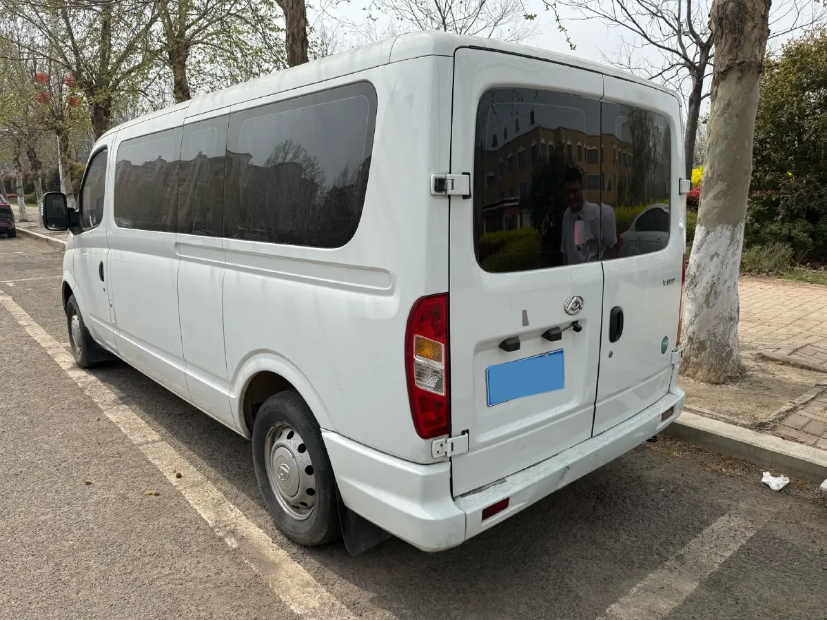 2023 MAXUS XinTu V80 2.0T 127HP L4 6MT,autocango,china used car exporter,china ev exporter,chinese used car exporter,chinese used ev exporter