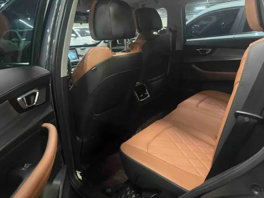 2021 Chery Tiggo 8 Plus 1.6T 197HP L4 7DCT,autocango,china used car exporter,china ev exporter,chinese used car exporter,chinese used ev exporter