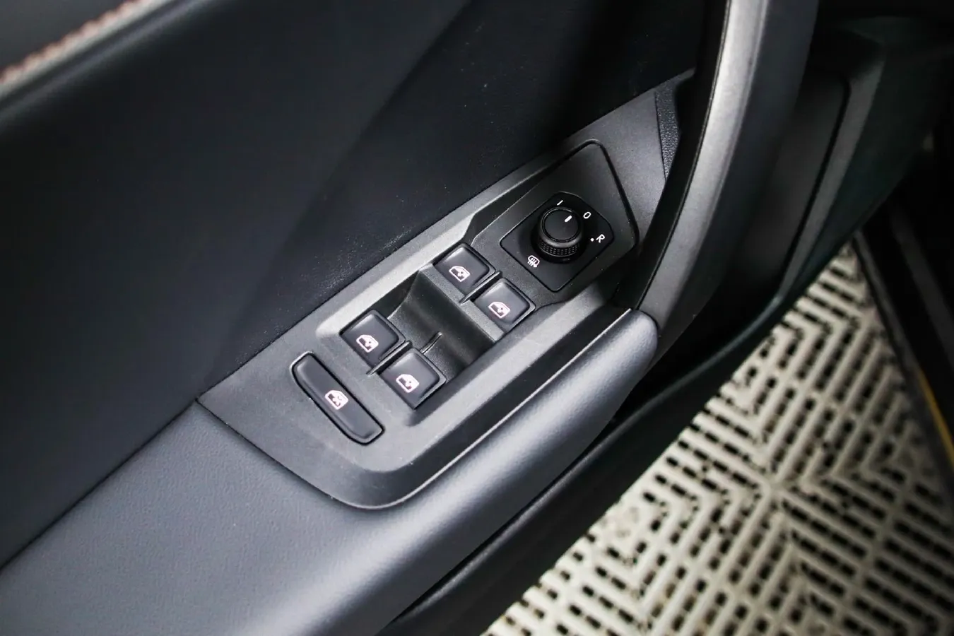 2021 Volkswagen Tharu 1.4T 150HP L4 7DCT,autocango,china used car exporter,china ev exporter,chinese used car exporter,chinese used ev exporter