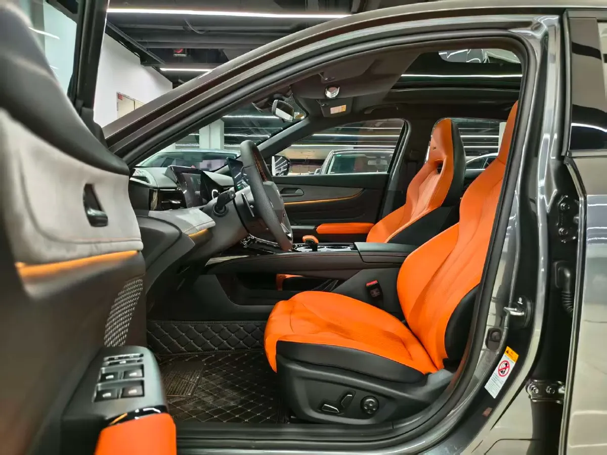 2025 ChangAn UNI-V 1.5T 192HP L4 7DCT,autocango,china used car exporter,china ev exporter,chinese used car exporter,chinese used ev exporter