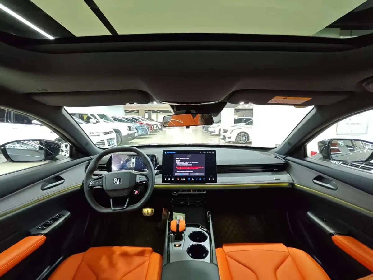 2025 ChangAn UNI-V 1.5T 192HP L4 7DCT,autocango,china used car exporter,china ev exporter,chinese used car exporter,chinese used ev exporter