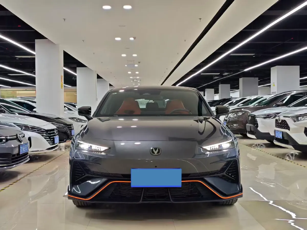 2025 ChangAn UNI-V 1.5T 192HP L4 7DCT,autocango,china used car exporter,china ev exporter,chinese used car exporter,chinese used ev exporter