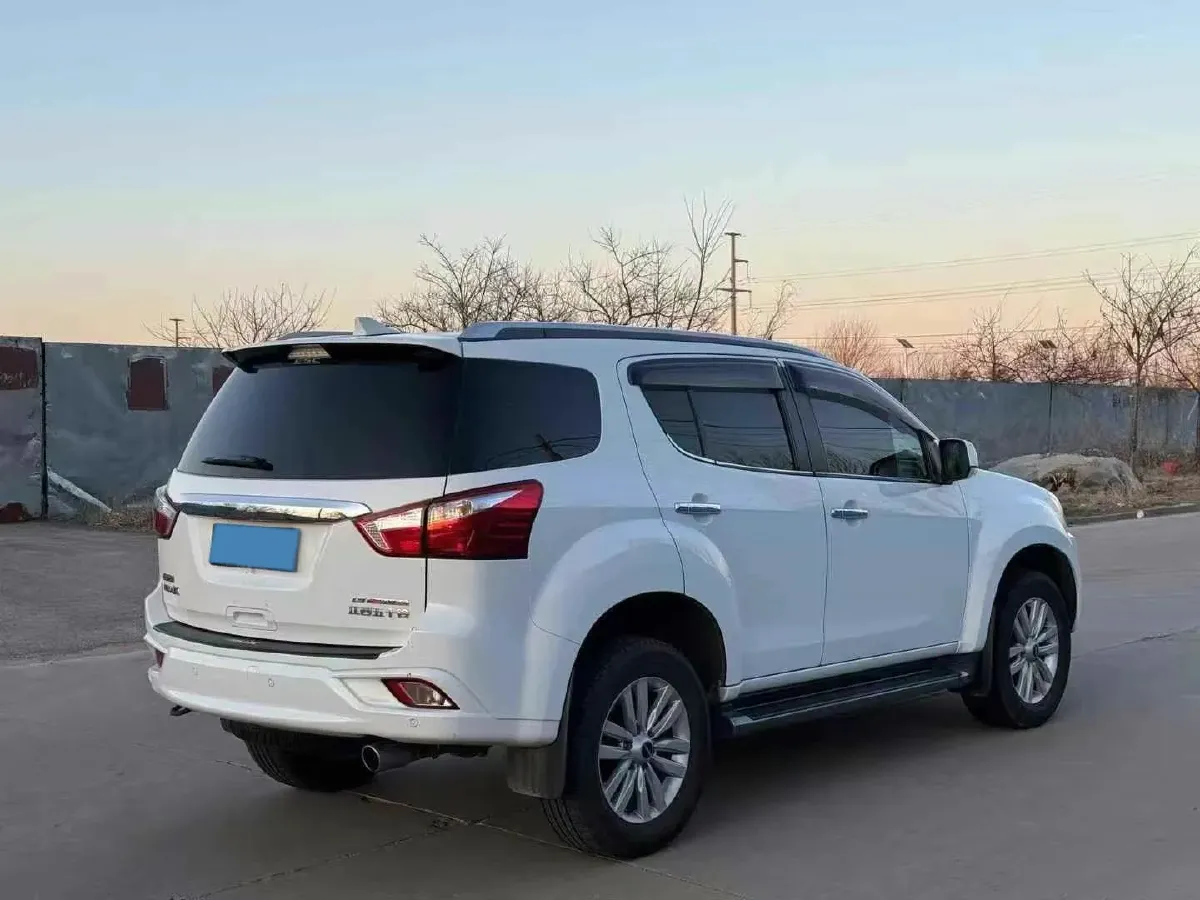 2020 Isuzu Mu-X 1.9T 166HP L4 6AT,autocango,china used car exporter,china ev exporter,chinese used car exporter,chinese used ev exporter