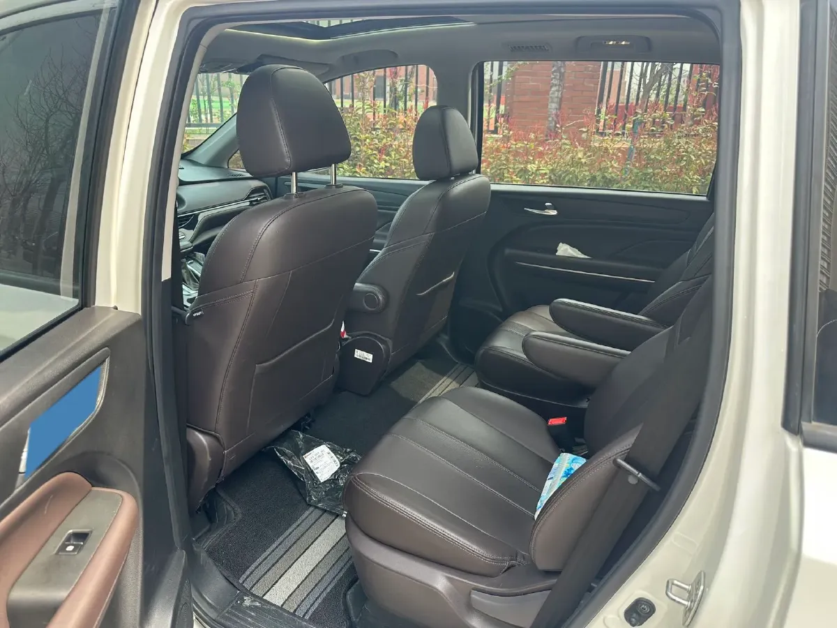 2021 GAC Trumpchi M6 1.5T 169HP L4 7DCT,autocango,china used car exporter,china ev exporter,chinese used car exporter,chinese used ev exporter