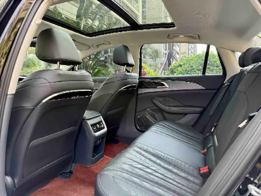 2023 HongQi H5 2.0T 224HP L4 8AT,autocango,china used car exporter,china ev exporter,chinese used car exporter,chinese used ev exporter