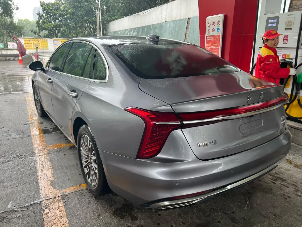 2023 HongQi H5 2.0T 224HP L4 8AT,autocango,china used car exporter,china ev exporter,chinese used car exporter,chinese used ev exporter