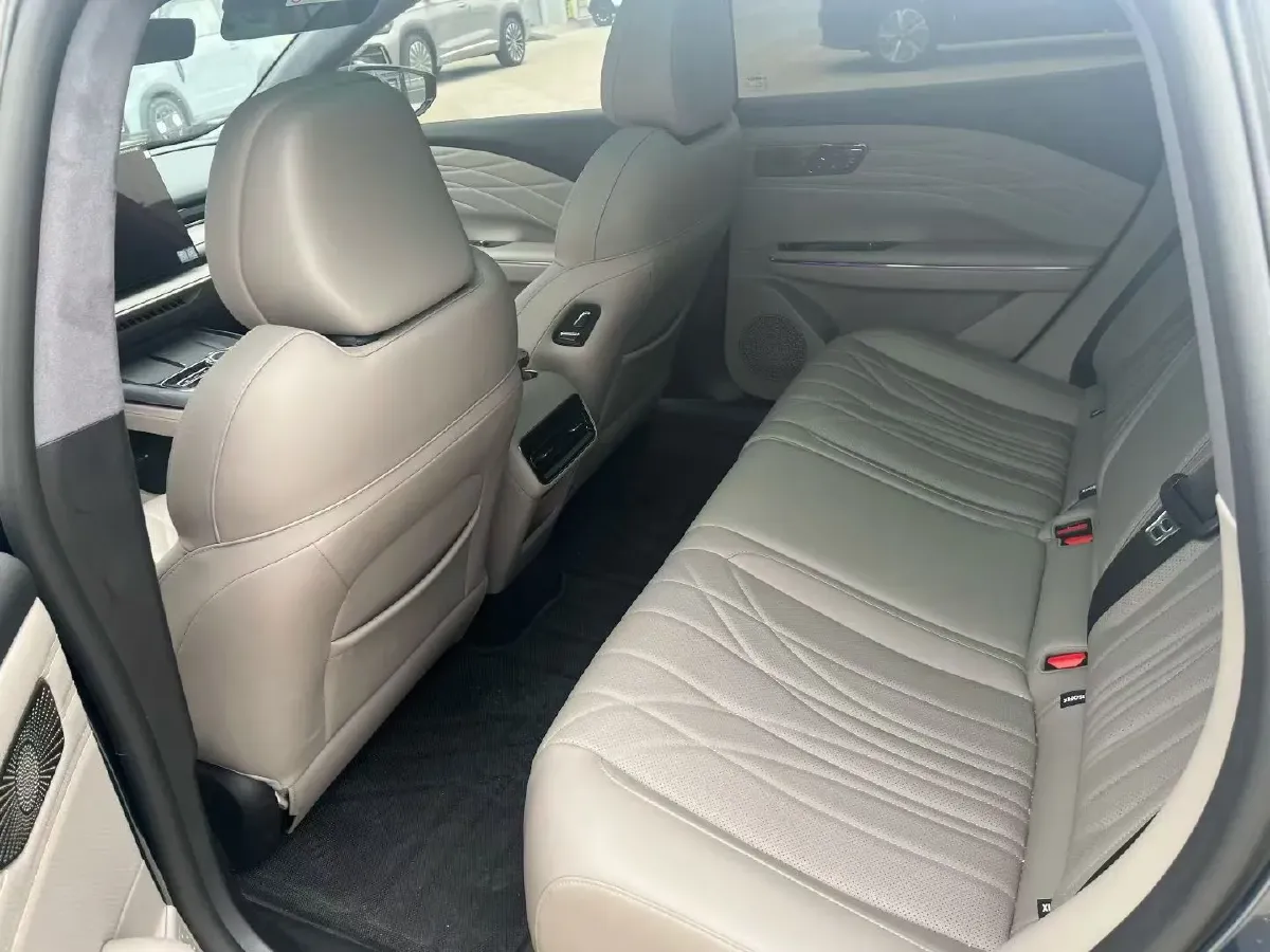 2025 Geely Galaxy Starshine 8 1.5T 163HP L4 3DHT PHEV 27.69KWH,autocango,china used car exporter,china ev exporter,chinese used car exporter,chinese used ev exporter