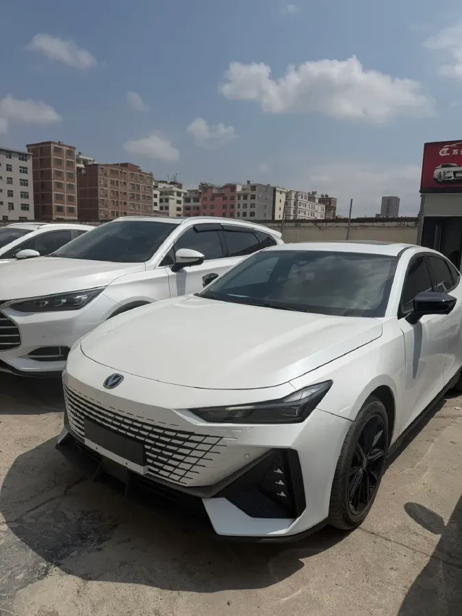 2023 ChangAn UNI-V iDD 1.5T 170HP L4 6TCT PHEV 18.4KWH,autocango,china used car exporter,china ev exporter,chinese used car exporter,chinese used ev exporter