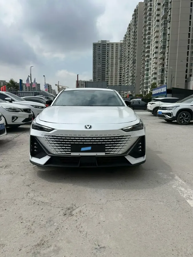 2023 ChangAn UNI-V iDD 1.5T 170HP L4 6TCT PHEV 18.4KWH,autocango,china used car exporter,china ev exporter,chinese used car exporter,chinese used ev exporter
