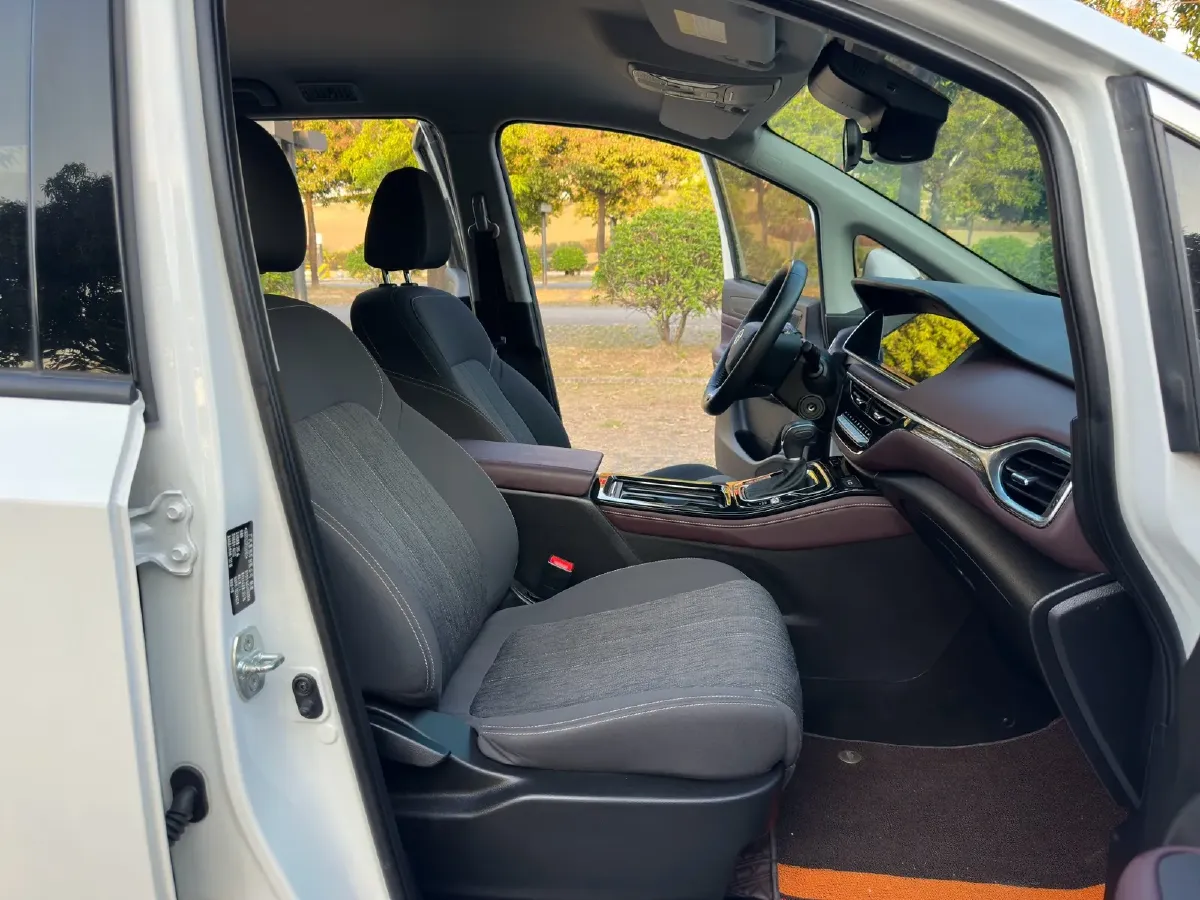 2023 GAC Trumpchi M6 1.5T 177HP L4 7DCT,autocango,china used car exporter,china ev exporter,chinese used car exporter,chinese used ev exporter