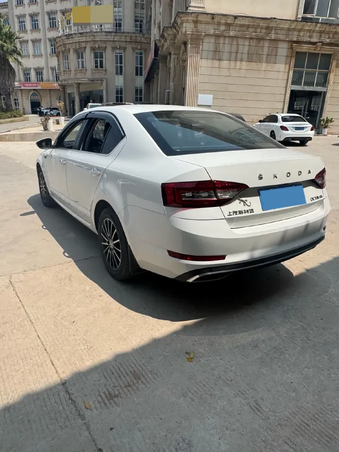 2019 Skoda Octavia 1.5L 116HP L4 6AT,autocango,china used car exporter,china ev exporter,chinese used car exporter,chinese used ev exporter