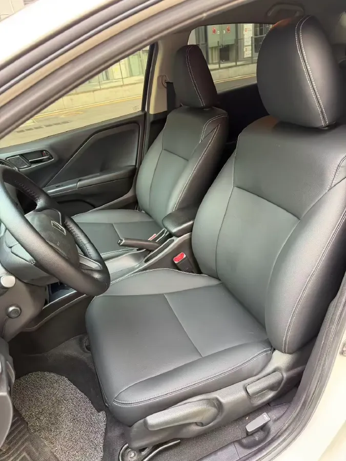 2022 ChangAn UNI-V 1.5T 188HP L4 7DCT,autocango,china used car exporter,china ev exporter,chinese used car exporter,chinese used ev exporter