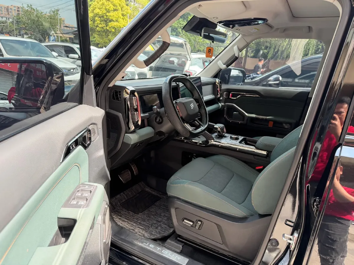 2023 Jetour Traveller 2.0T 254HP L4 7DCT,autocango,china used car exporter,china ev exporter,chinese used car exporter,chinese used ev exporter