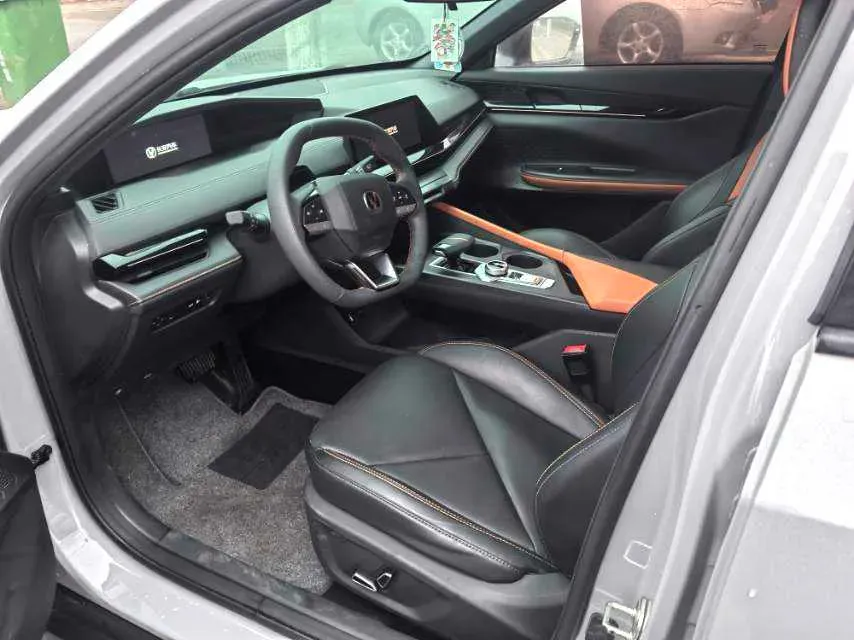 2022 ChangAn UNI-V 1.5T 188HP L4 7DCT,autocango,china used car exporter,china ev exporter,chinese used car exporter,chinese used ev exporter