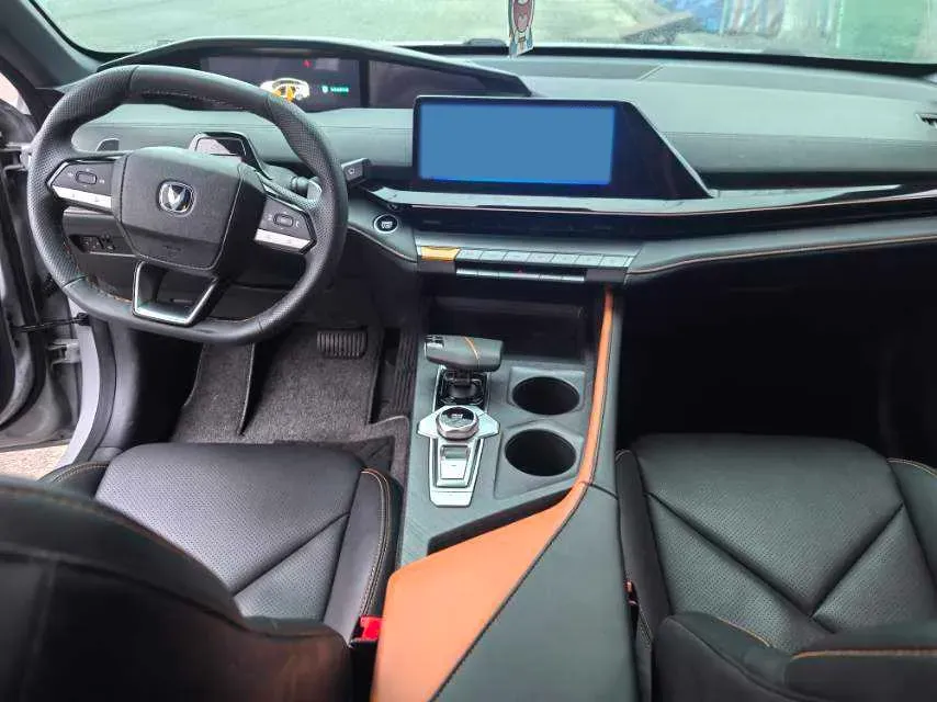 2022 ChangAn UNI-V 1.5T 188HP L4 7DCT,autocango,china used car exporter,china ev exporter,chinese used car exporter,chinese used ev exporter