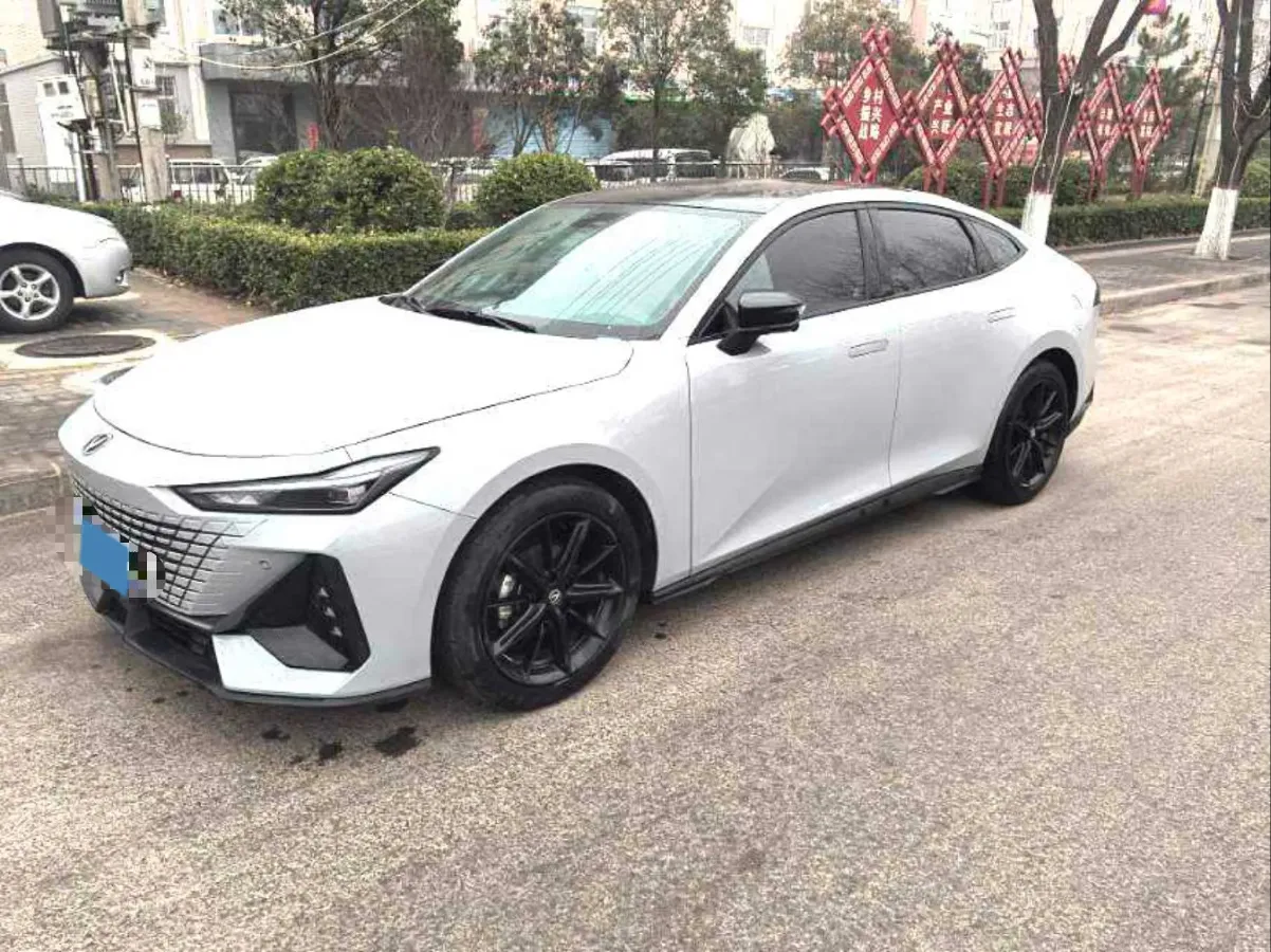 2022 ChangAn UNI-V 1.5T 188HP L4 7DCT,autocango,china used car exporter,china ev exporter,chinese used car exporter,chinese used ev exporter