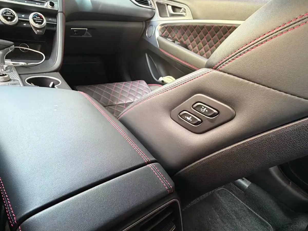 2023 Genesis G70 2.0T 245HP L4 8AT,autocango,china used car exporter,china ev exporter,chinese used car exporter,chinese used ev exporter