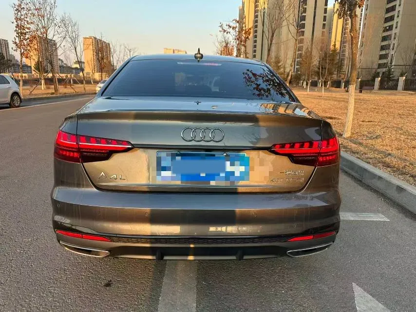 2023 Audi A4L 2.0T 190HP L4 7DCT,autocango,china used car exporter,china ev exporter,chinese used car exporter,chinese used ev exporter