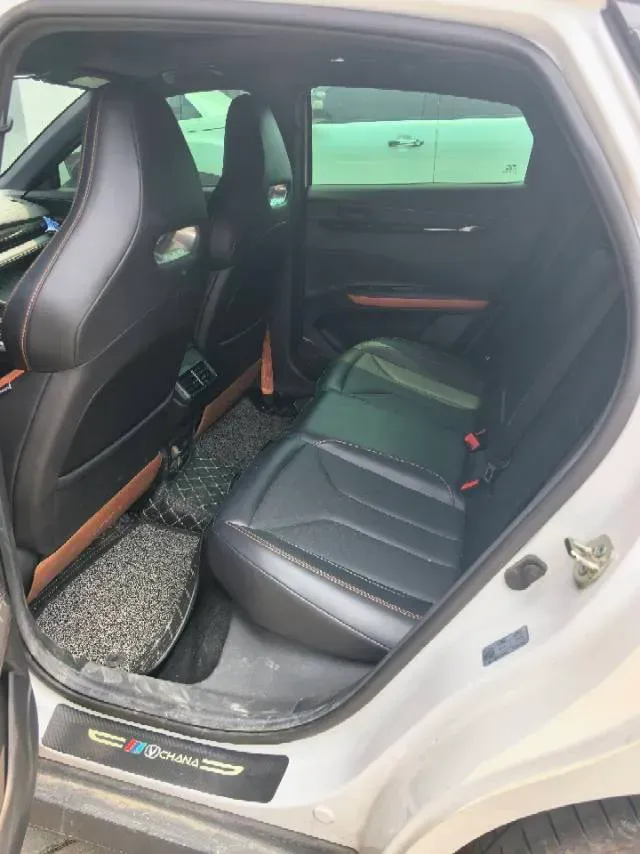 2023 ChangAn UNI-V 1.5T 188HP L4 7DCT,autocango,china used car exporter,china ev exporter,chinese used car exporter,chinese used ev exporter