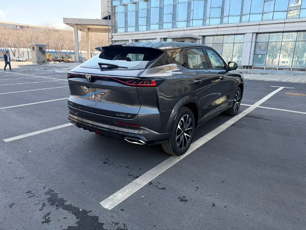 2025 ChangAn UNI-Z 1.5L 98HP L4 E-CVT PHEV 18.4KWH,autocango,china used car exporter,china ev exporter,chinese used car exporter,chinese used ev exporter