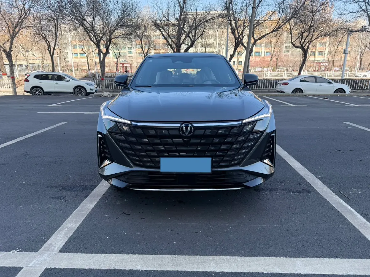 2025 ChangAn UNI-Z 1.5L 98HP L4 E-CVT PHEV 18.4KWH,autocango,china used car exporter,china ev exporter,chinese used car exporter,chinese used ev exporter