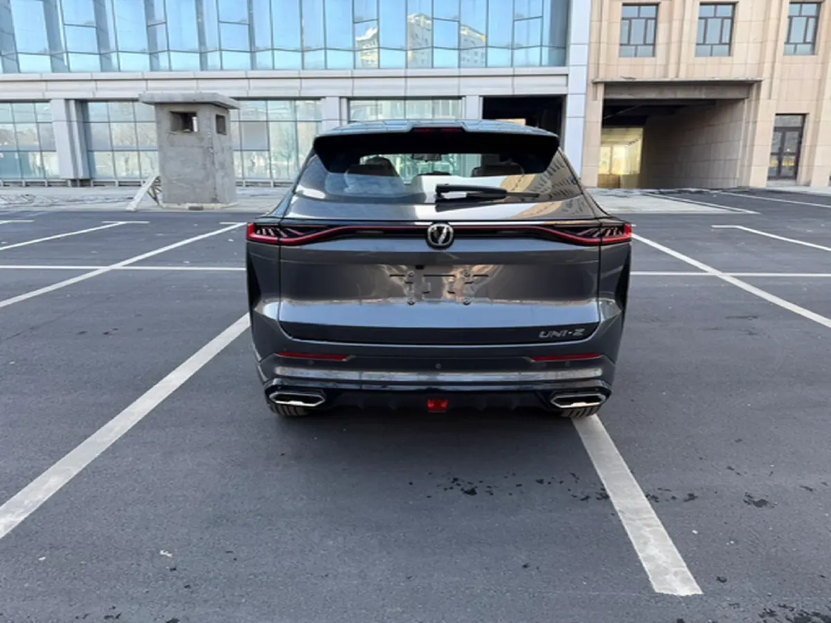 2025 ChangAn UNI-Z 1.5L 98HP L4 E-CVT PHEV 18.4KWH,autocango,china used car exporter,china ev exporter,chinese used car exporter,chinese used ev exporter