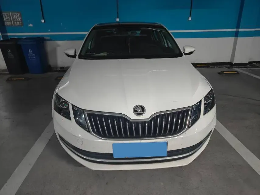 2019 Skoda Octavia 1.5L 116HP L4 6AT,autocango,china used car exporter,china ev exporter,chinese used car exporter,chinese used ev exporter