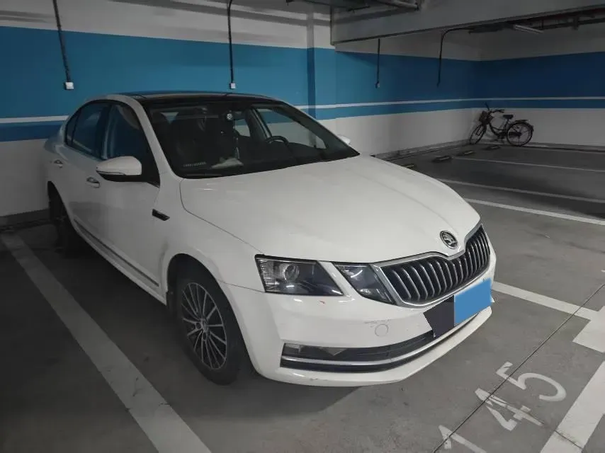 2019 Skoda Octavia 1.5L 116HP L4 6AT,autocango,china used car exporter,china ev exporter,chinese used car exporter,chinese used ev exporter