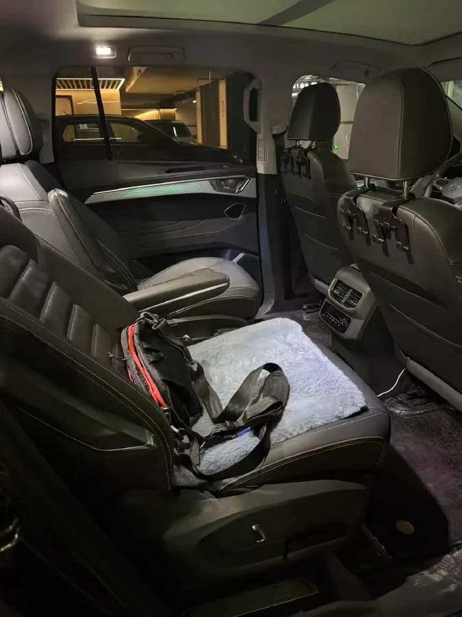 2023 Volkswagen Talagon 2.0T 220HP L4 7DCT,autocango,china used car exporter,china ev exporter,chinese used car exporter,chinese used ev exporter