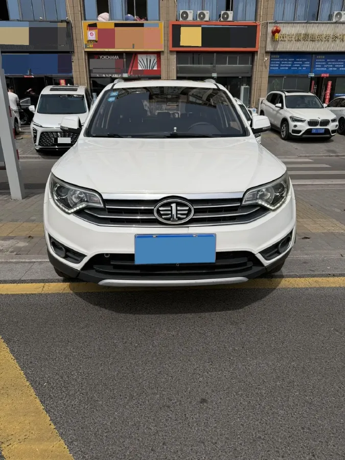 2017 FAW Senia R7 1.5T 150HP L4 5MT,autocango,china used car exporter,china ev exporter,chinese used car exporter,chinese used ev exporter