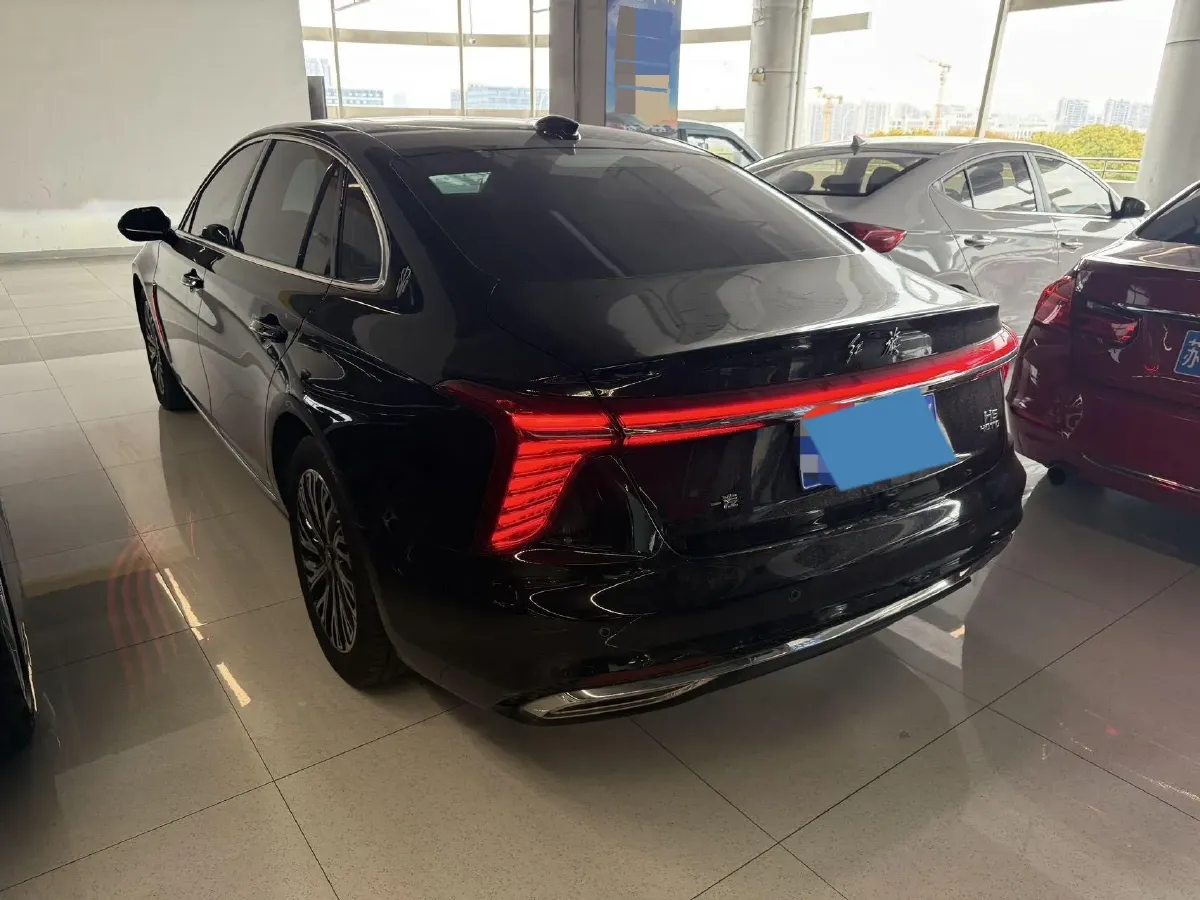 2025 HongQi H5 1.5T 169HP L4 1DHT Hybrid,autocango,china used car exporter,china ev exporter,chinese used car exporter,chinese used ev exporter