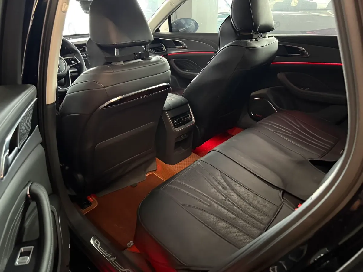 2025 HongQi H5 1.5T 169HP L4 1DHT Hybrid,autocango,china used car exporter,china ev exporter,chinese used car exporter,chinese used ev exporter