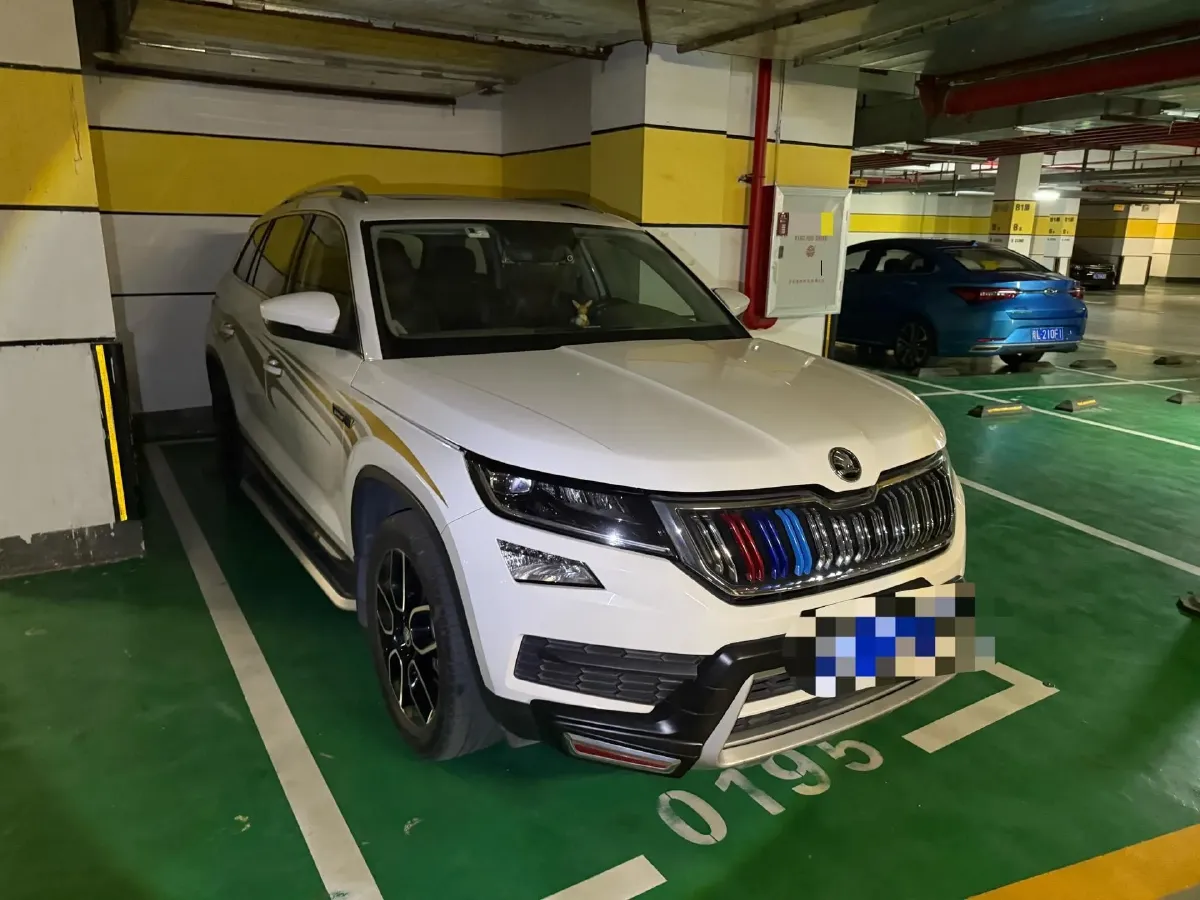 2018 Skoda Kodiak 2.0T 186HP L4 7DCT,autocango,china used car exporter,china ev exporter,chinese used car exporter,chinese used ev exporter